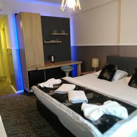 Gold Beylikduzu Motel para Casais
