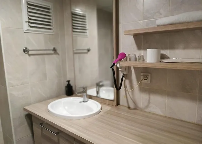 Gold Beylikdüzü Yetişkin Oteli